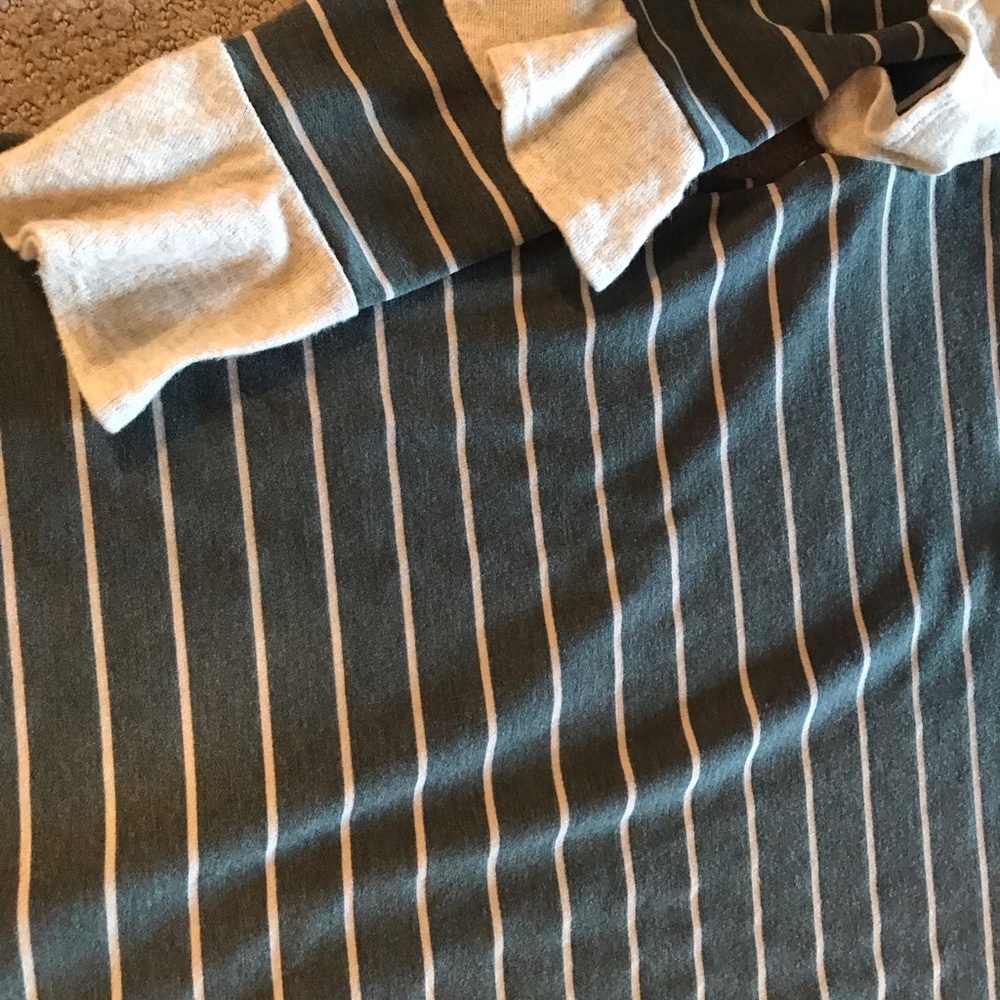 Light weight sweater